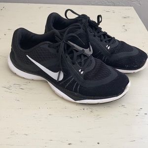 Nike Running Shoes (size: 6.5; color: black)